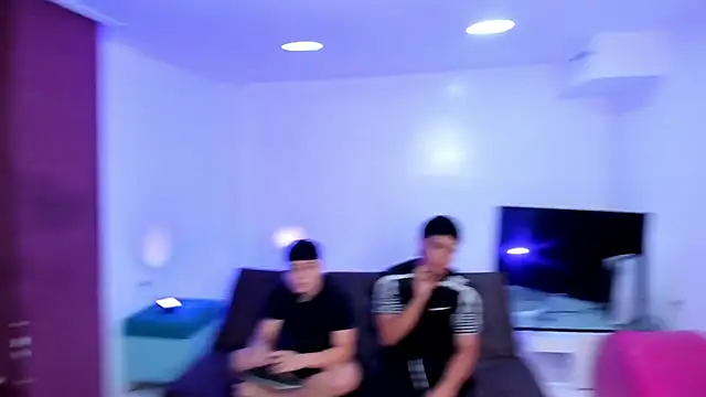 Snapshot of HotThreesoome chatting on February 28, 2026, 12:06 pm HotThreesoome online show from February 28, 2026, 12:06 pm