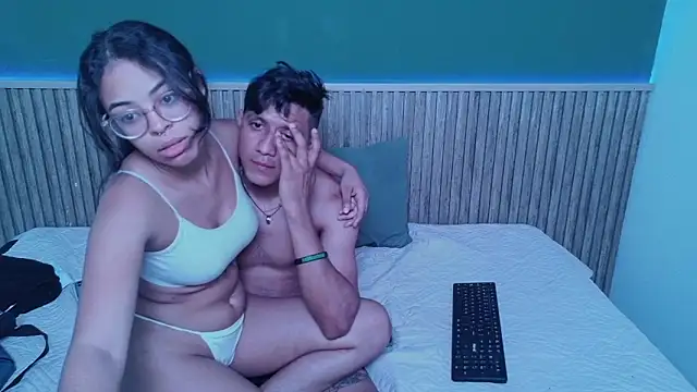 Violet and Dylan online show from December 5, 2025, 4:14 pm