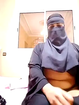 Snapshot of -Batta- chatting on December 4, 2025, 7:11 pm -Batta- online show from December 4, 2025, 7:11 pm