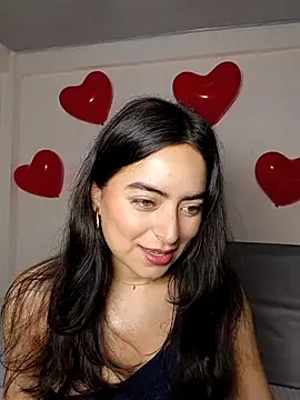 saasha Petit online show from February 13, 2026, 10:33 am