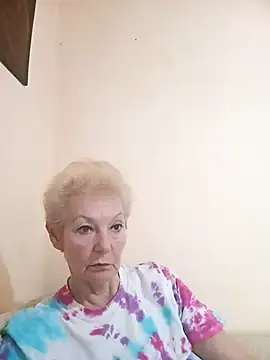 Snapshot of Calypso-Loove chatting on April 15, 2026, 1:18 pm Calypso-Loove online show from April 15, 2026, 1:18 pm