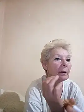 Snapshot of Calypso-Loove chatting on April 19, 2026, 6:10 pm Calypso-Loove online show from April 19, 2026, 6:10 pm