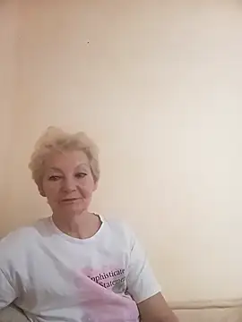 Snapshot of Calypso-Loove chatting on May 6, 2026, 9:25 am Calypso-Loove online show from May 6, 2026, 9:25 am