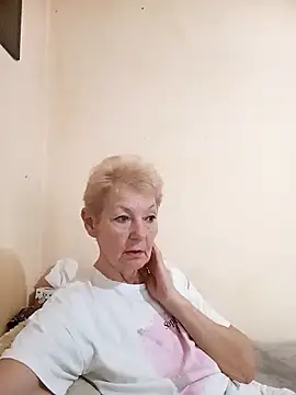 Snapshot of Calypso-Loove chatting on May 18, 2026, 1:39 pm Calypso-Loove online show from May 18, 2026, 1:39 pm