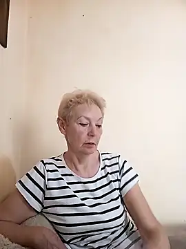 Snapshot of Calypso-Loove chatting on May 25, 2026, 3:29 pm Calypso-Loove online show from May 25, 2026, 3:29 pm