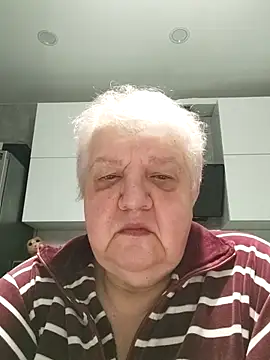 Snapshot of HapinessLovee chatting on December 22, 2025, 5:04 am HapinessLovee online show from December 22, 2025, 5:04 am