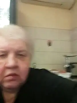 Snapshot of HapinessLovee chatting on January 15, 2026, 11:04 am HapinessLovee online show from January 15, 2026, 11:04 am