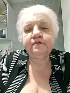 Snapshot of HapinessLovee chatting on February 6, 2026, 10:07 am HapinessLovee online show from February 6, 2026, 10:07 am