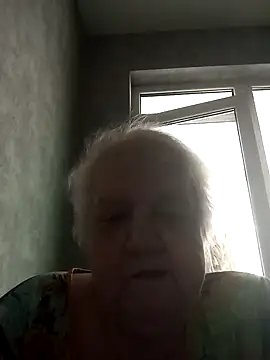 Snapshot of HapinessLovee chatting on February 7, 2026, 9:35 am HapinessLovee online show from February 7, 2026, 9:35 am