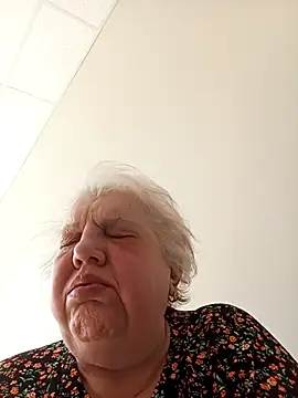 Snapshot of HapinessLovee chatting on March 28, 2026, 10:26 am HapinessLovee online show from March 28, 2026, 10:26 am