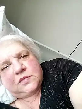 Snapshot of HapinessLovee chatting on March 30, 2026, 5:41 am HapinessLovee online show from March 30, 2026, 5:41 am