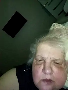 Snapshot of HapinessLovee chatting on April 2, 2026, 3:15 am HapinessLovee online show from April 2, 2026, 3:15 am