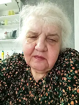 Snapshot of HapinessLovee chatting on April 9, 2026, 10:42 am HapinessLovee online show from April 9, 2026, 10:42 am