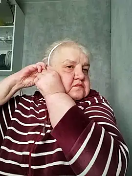 Snapshot of HapinessLovee chatting on April 11, 2026, 8:18 am HapinessLovee online show from April 11, 2026, 8:18 am