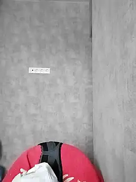 Snapshot of HapinessLovee chatting on April 16, 2026, 8:37 am HapinessLovee online show from April 16, 2026, 8:37 am