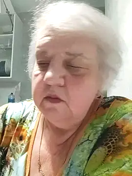 Snapshot of HapinessLovee chatting on April 17, 2026, 8:34 pm HapinessLovee online show from April 17, 2026, 8:34 pm