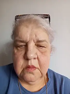Snapshot of HapinessLovee chatting on April 20, 2026, 1:25 pm HapinessLovee online show from April 20, 2026, 1:25 pm