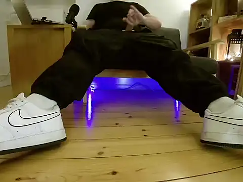 Snapshot of jonas_camboy chatting on December 16, 2025, 5:40 pm jonas camboy online show from December 16, 2025, 5:40 pm