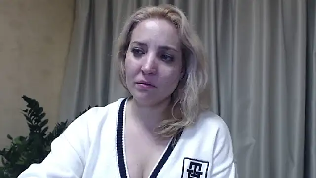 Snapshot of sweetpussy chatting on March 5, 2025, 9:15 pm sweetpussy online show from March 5, 2025, 9:15 pm