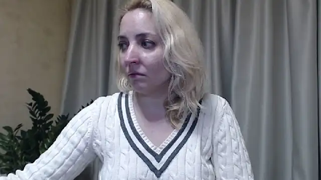 Snapshot of sweetpussy chatting on March 18, 2025, 5:31 pm sweetpussy online show from March 18, 2025, 5:31 pm