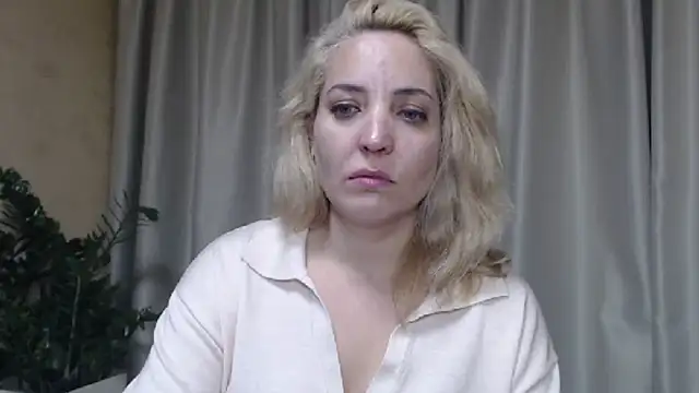 Snapshot of sweetpussy chatting on October 13, 2025, 4:07 pm sweetpussy online show from October 13, 2025, 4:07 pm