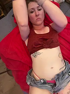 alluringpixie online show from April 18, 2026, 7:58 pm