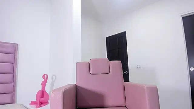 Snapshot of Ririblonde1 chatting on February 14, 2026, 12:02 pm Ririblonde1 online show from February 14, 2026, 12:02 pm