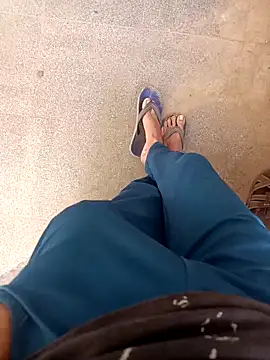 xhanm online show from December 21, 2025, 6:53 am