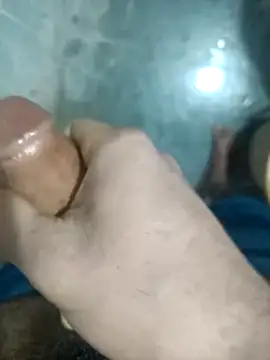 xhanm online show from February 15, 2026, 12:47 pm