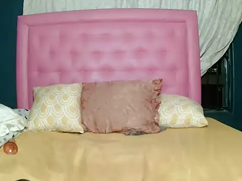 Snapshot of BasellBlue chatting on December 5, 2025, 7:32 pm BasellBlue online show from December 5, 2025, 7:32 pm