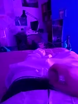 barbone15 online show from April 3, 2026, 1:14 am