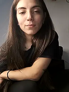 Ceciihot online show from April 10, 2026, 2:06 am