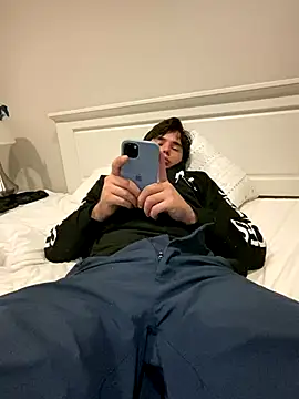 Snapshot of phantom898983 chatting on December 21, 2025, 9:55 pm phantom898983 online show from December 21, 2025, 9:55 pm