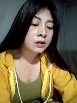 Snapshot of Paerl-sweet chatting on February 1, 2026, 12:42 am Paerl-sweet online show from February 1, 2026, 12:42 am