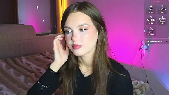 MoonJoyce online show from December 22, 2025, 3:09 pm