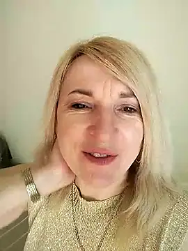 Snapshot of AhlyssaLove1155 chatting on April 5, 2026, 12:57 pm AhlyssaLove1155 online show from April 5, 2026, 12:57 pm