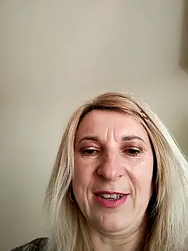 Snapshot of AhlyssaLove1155 chatting on April 10, 2026, 12:21 pm AhlyssaLove1155 online show from April 10, 2026, 12:21 pm