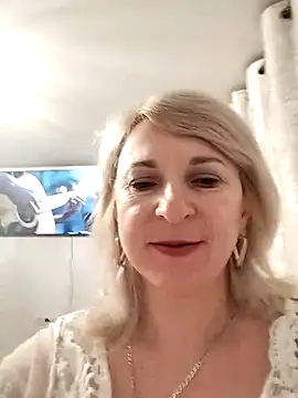 Snapshot of AhlyssaLove1155 chatting on April 15, 2026, 5:31 pm AhlyssaLove1155 online show from April 15, 2026, 5:31 pm