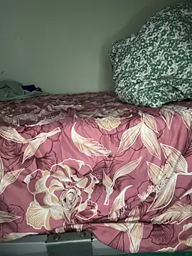 Snapshot of NaturalSunny chatting on January 19, 2026, 9:57 am NaturalSunny online show from January 19, 2026, 9:57 am