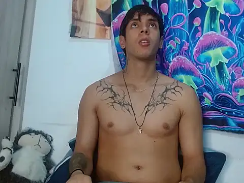 Snapshot of Wolf_light chatting on January 15, 2026, 12:15 am Wolf light online show from January 15, 2026, 12:15 am