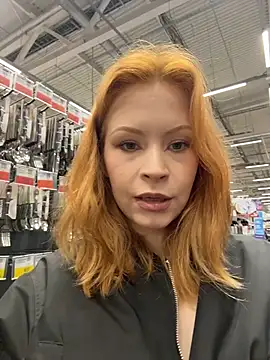 Snapshot of _Little_Ginger chatting on April 18, 2026, 1:53 am Little Ginger online show from April 18, 2026, 1:53 am
