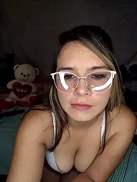 Snapshot of Charlott_smi chatting on March 8, 2026, 5:28 pm Charlott smi online show from March 8, 2026, 5:28 pm