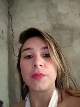 Snapshot of Charlott_smi chatting on March 16, 2026, 5:28 pm Charlott smi online show from March 16, 2026, 5:28 pm