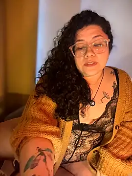 Snapshot of VanesssaMilf_ chatting on February 1, 2026, 10:19 pm VanesssaMilf online show from February 1, 2026, 10:19 pm