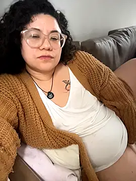 Snapshot of VanesssaMilf_ chatting on February 9, 2026, 3:49 pm VanesssaMilf online show from February 9, 2026, 3:49 pm