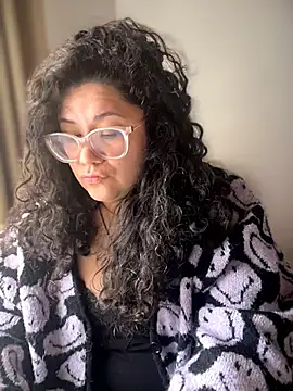 Snapshot of VanesssaMilf_ chatting on March 6, 2026, 5:42 pm VanesssaMilf online show from March 6, 2026, 5:42 pm