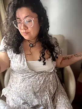 Snapshot of VanesssaMilf_ chatting on March 13, 2026, 9:43 pm VanesssaMilf online show from March 13, 2026, 9:43 pm