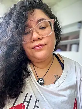 Snapshot of VanesssaMilf_ chatting on March 15, 2026, 3:29 pm VanesssaMilf online show from March 15, 2026, 3:29 pm