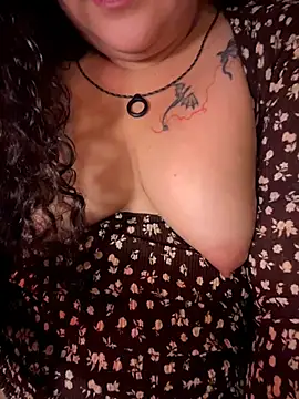 Snapshot of VanesssaMilf_ chatting on March 22, 2026, 1:42 am VanesssaMilf online show from March 22, 2026, 1:42 am