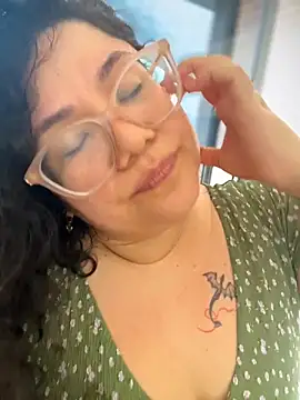 Snapshot of VanesssaMilf_ chatting on March 22, 2026, 1:47 pm VanesssaMilf online show from March 22, 2026, 1:47 pm